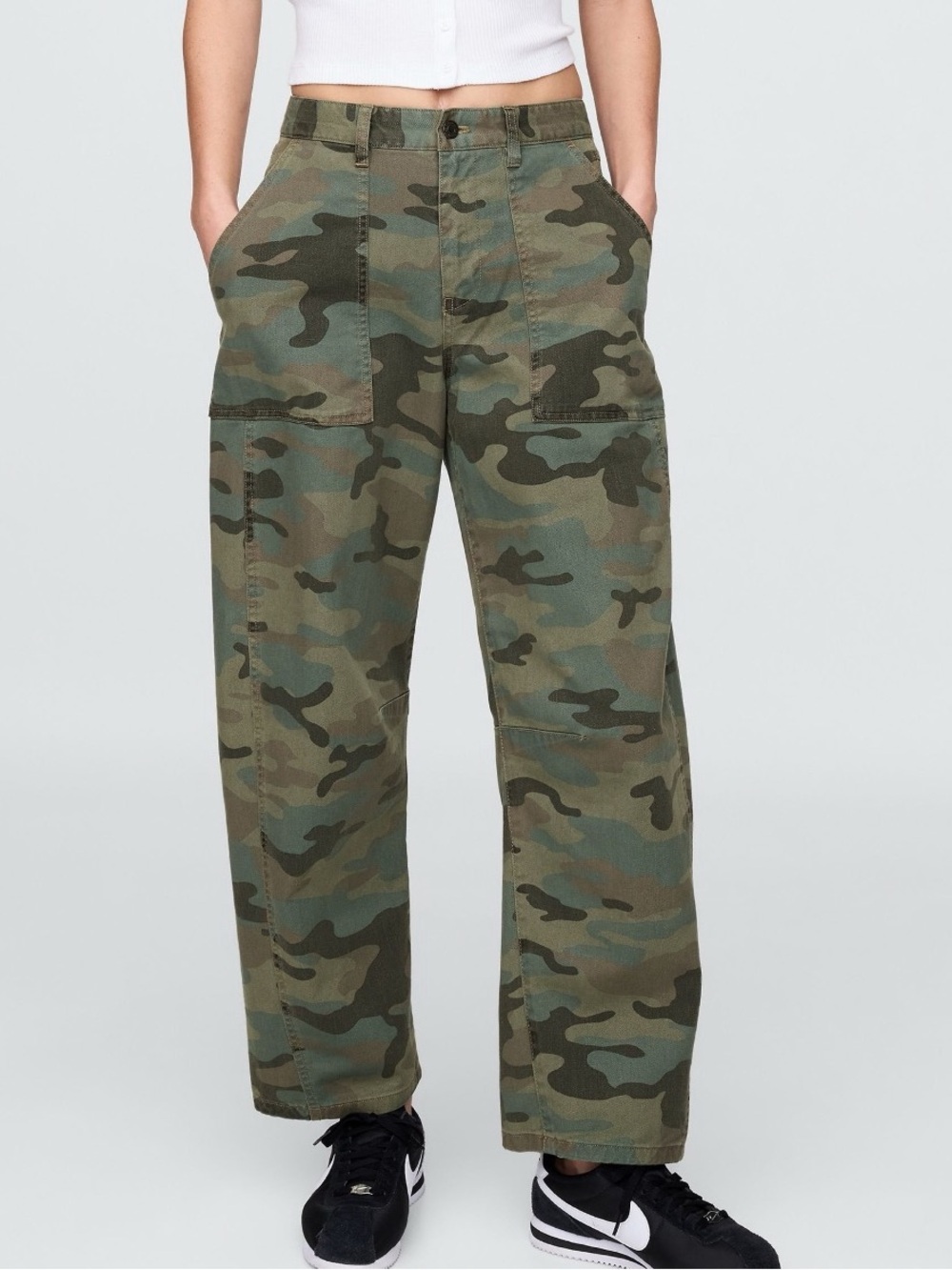 GAP Green Camo Mid Rise Cotton Barrel Trousers, size 12 Petite